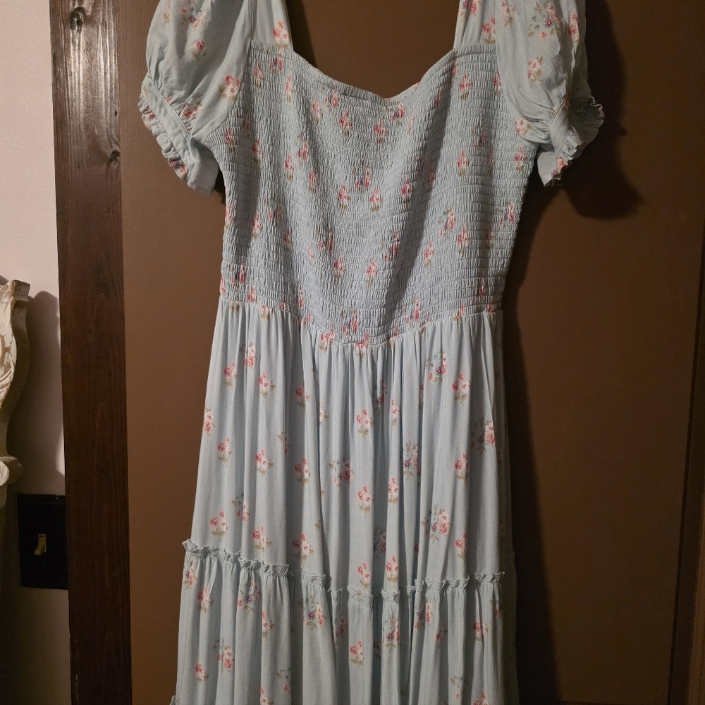 Smocked Puff-Sleeve Maxi Dress in Light Blue Floral - Picture 7 of 8